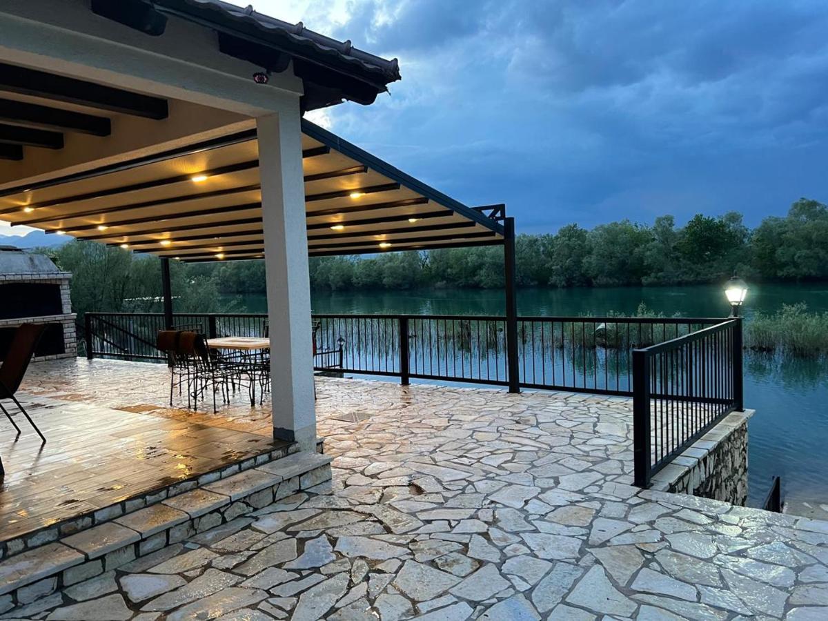 Lotos Luxury House - Skadar Lake - Housity