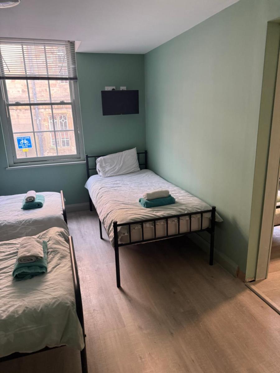 Tumbledown Hotel - Housity
