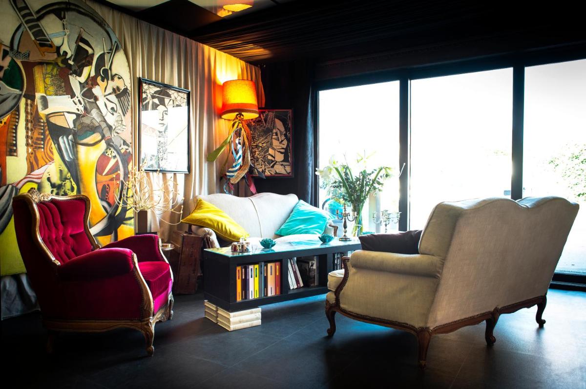Guesthouse Kathome - Housity