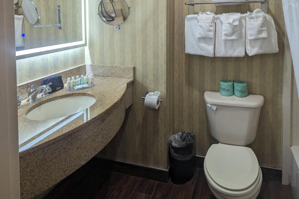 Quality Inn & Suites Northampton - Amherst - Housity