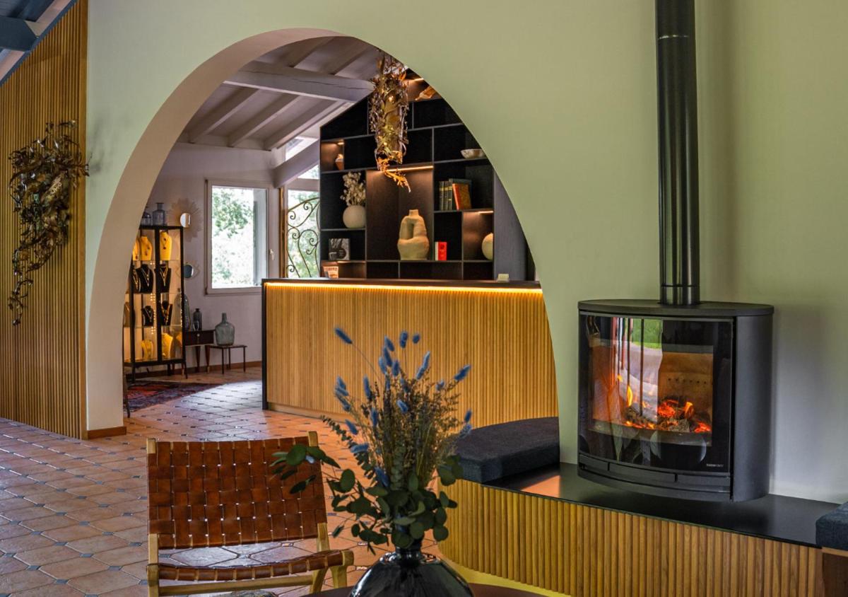 Photo de la galerie de l'établissement Les Frères Ibarboure - Hôtel 4 étoiles, Spa extérieur sensoriel et Restaurant étoilé à Bidart, à Bidart
