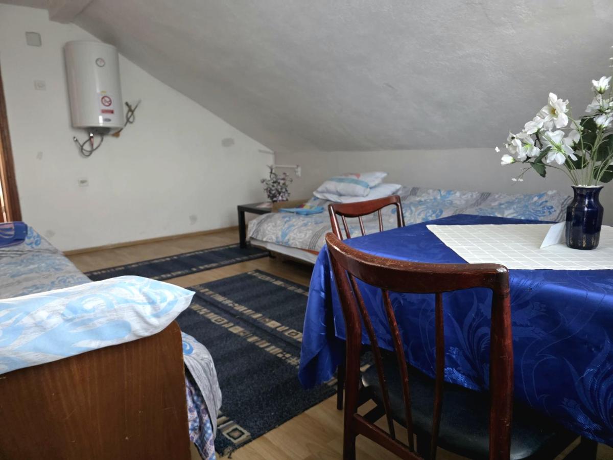 Sobi-Rooms for Rent part of House Floor - Housity
