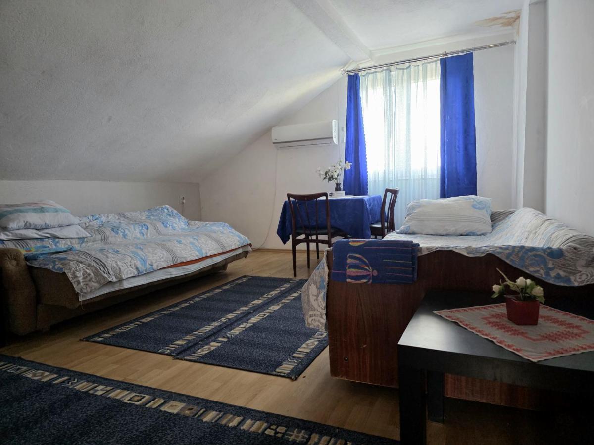 Sobi-Rooms for Rent part of House Floor - Housity