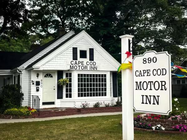 Cape Cod Motor Inn - Housity