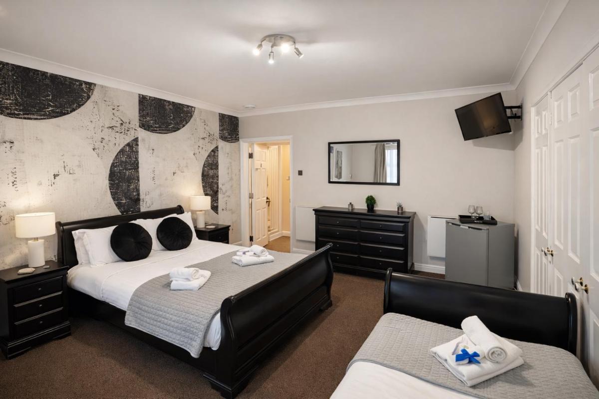 The Mayfair Lodge &amp; Family Suite - Housity