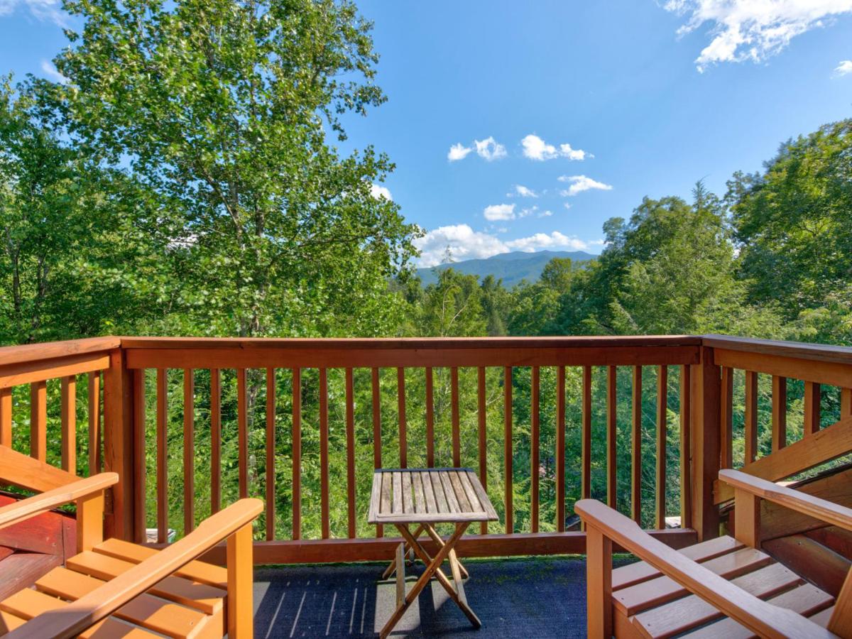 The Moose is Loose, 4 Bedrooms, Mountain View, Hot Tub, Sleeps 10 - Housity