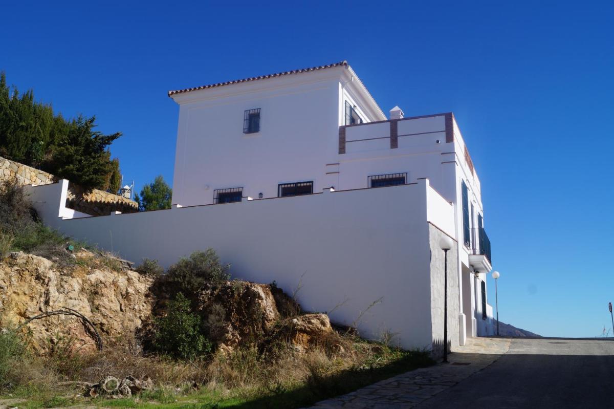 Casa de Vacaciones con Vistas en Casares - Housity