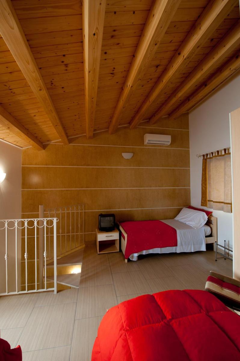 Trio D'Archi - Il Cortiletto - Housity