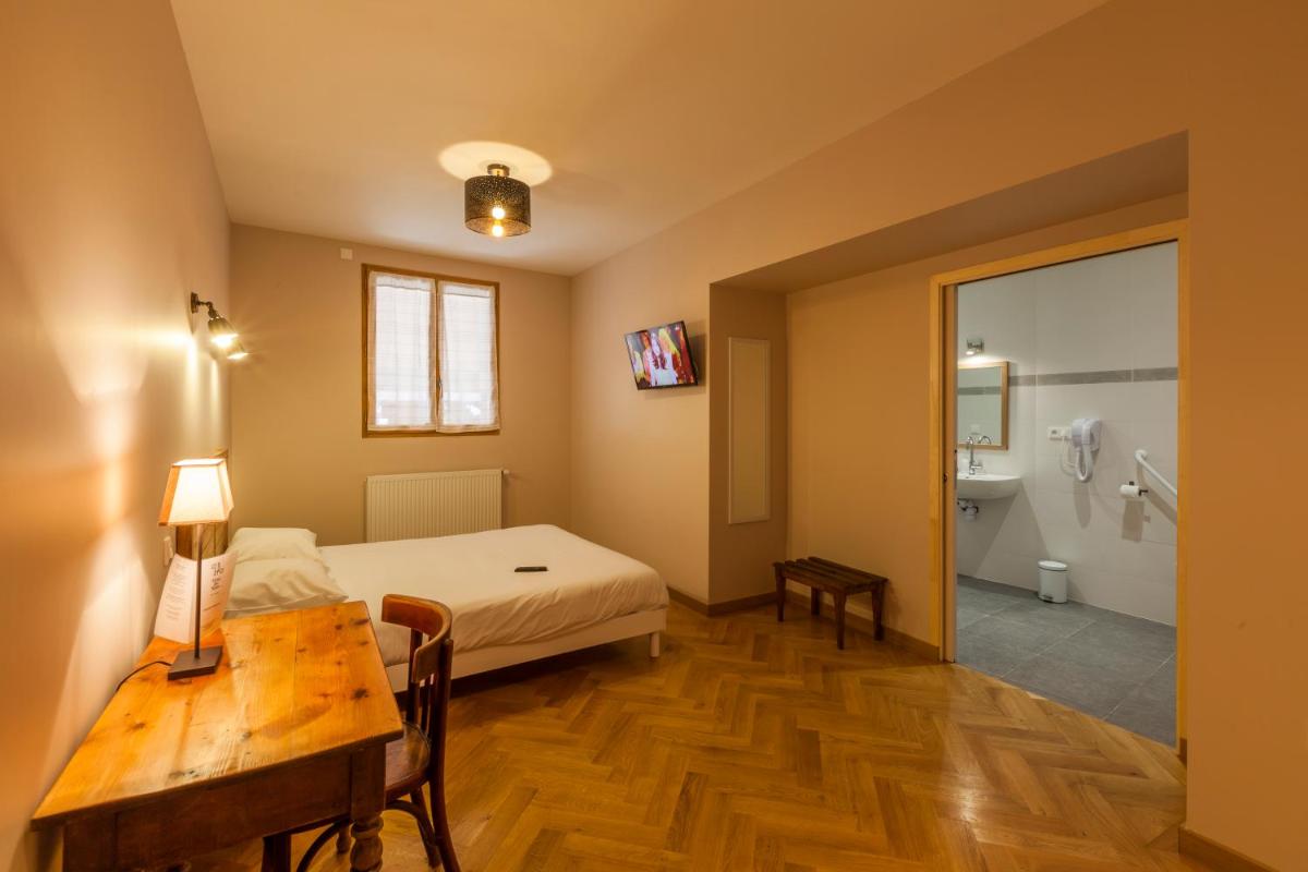 Hotel Des Alpes - Housity