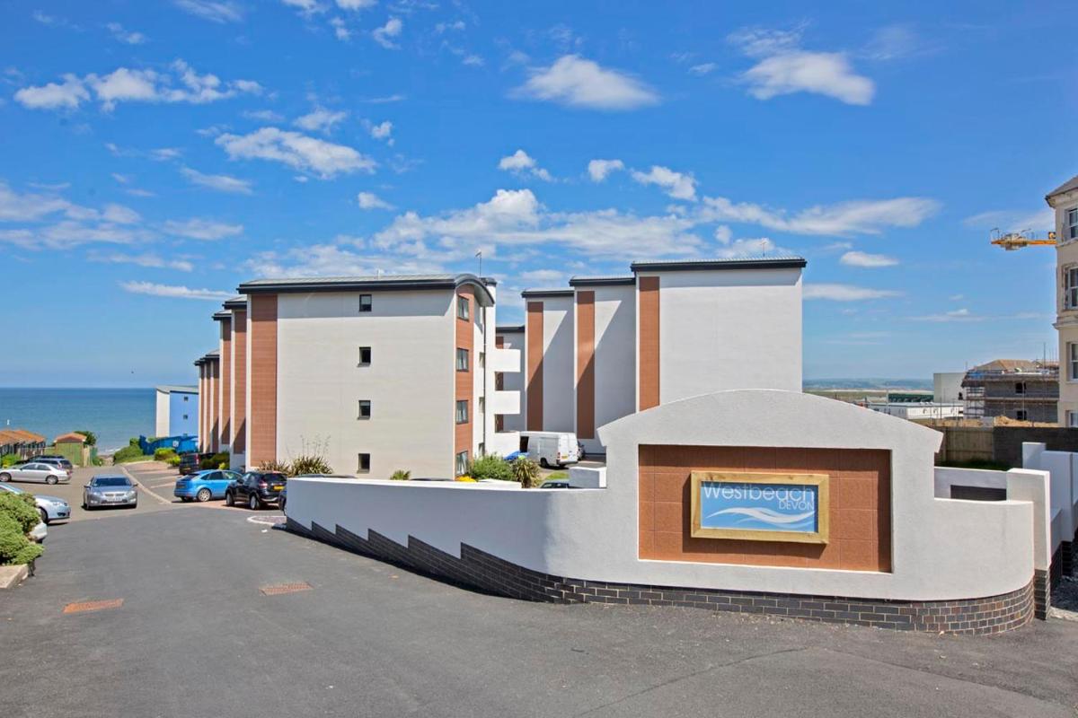 Westbeach Resort - Housity