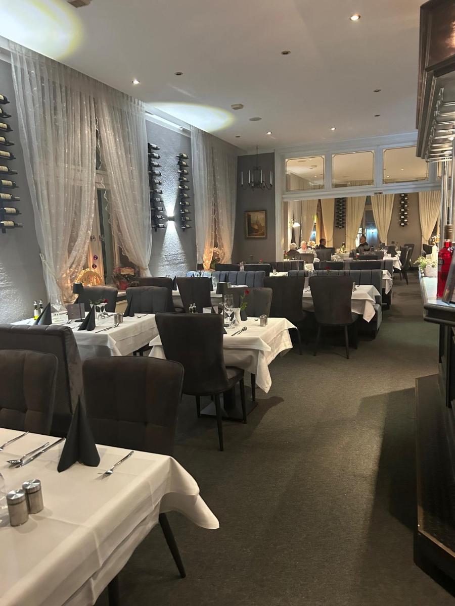 Hotel Schwarzes Ross Siebenlehn - Housity