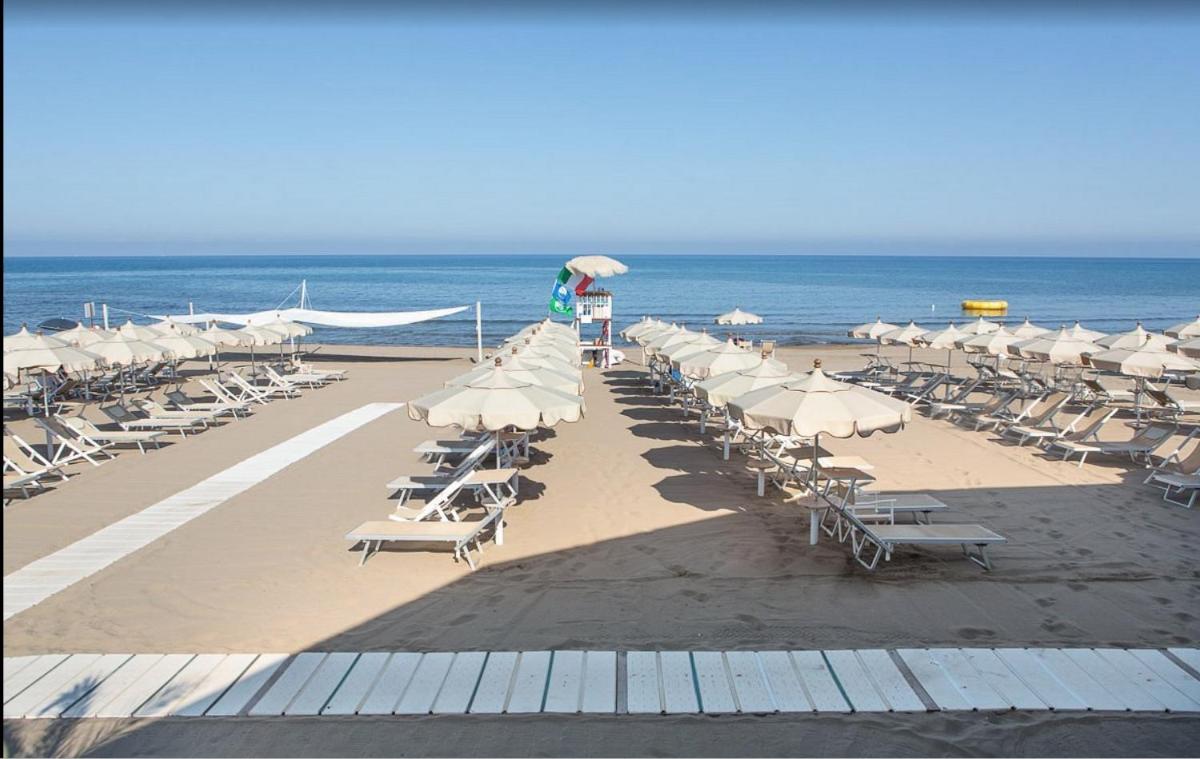 Villa Liberty with Private Beach - Housity