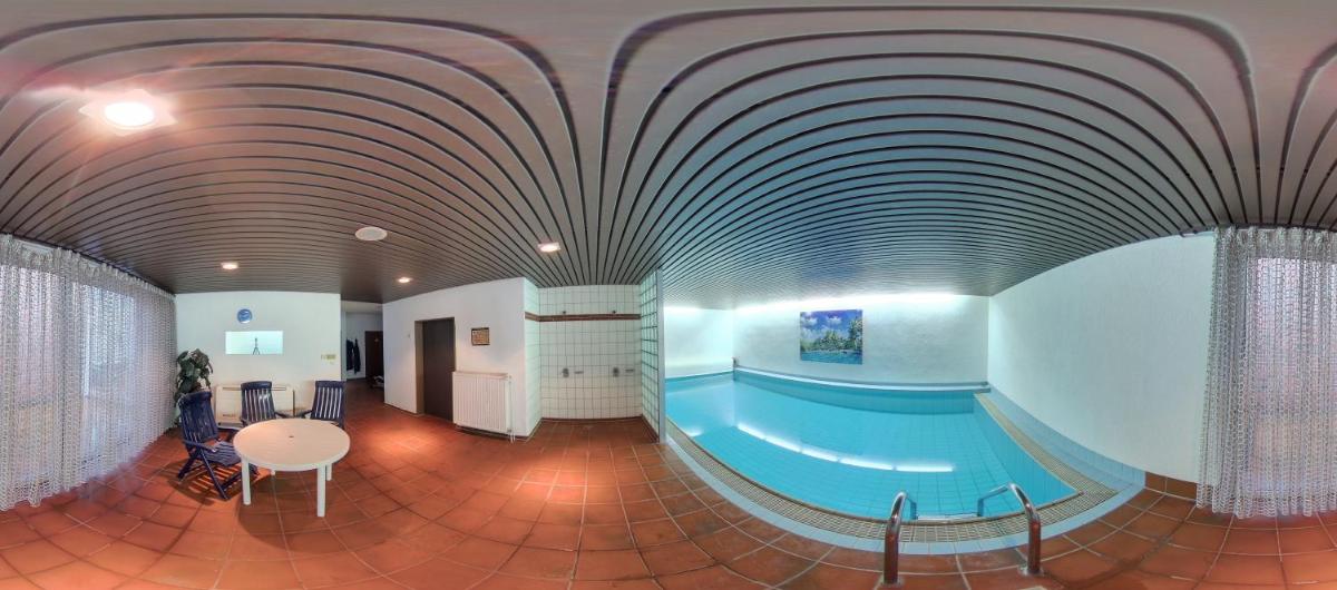 Hotel Restaurant Zum Jägerheim mit Innenpool - Housity