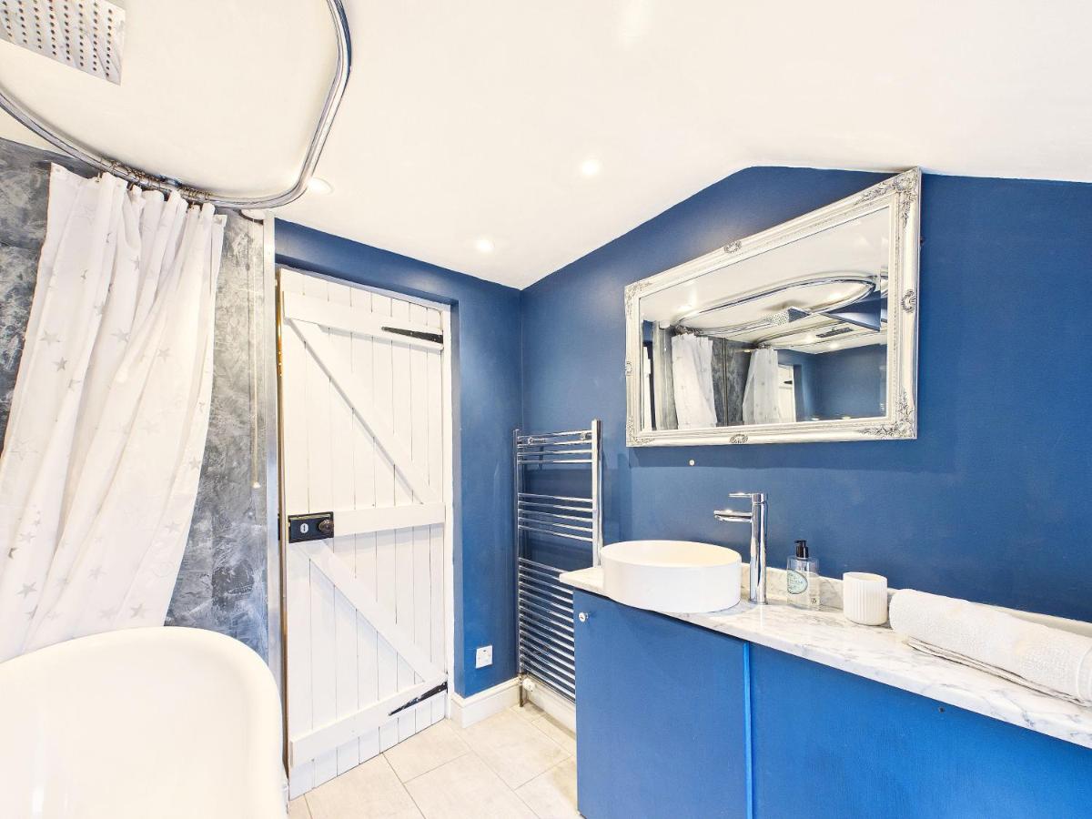 Bay Tree House by Signature Stays - Cosy Cottage - Moreton-in-Marsh - Cotswold - Housity