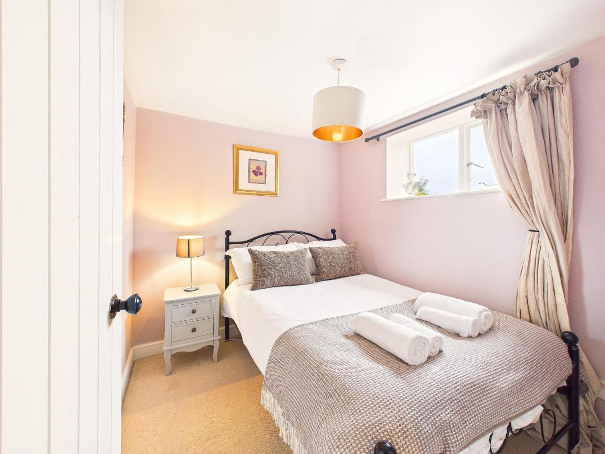 Bay Tree House by Signature Stays - Cosy Cottage - Moreton-in-Marsh - Cotswold - Housity
