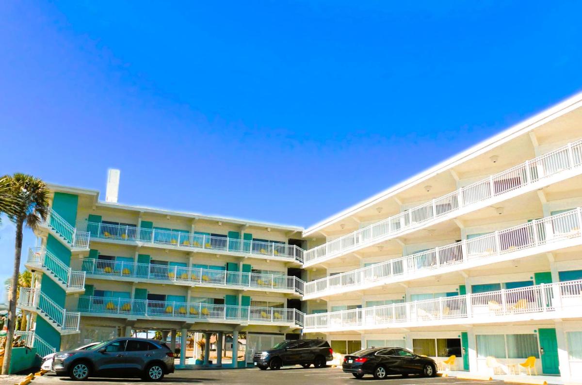 Chateau Mar Beach Resort - Housity