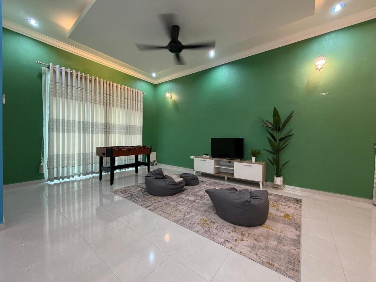 Villa Tamu Dr Din - Portable Pool - Housity