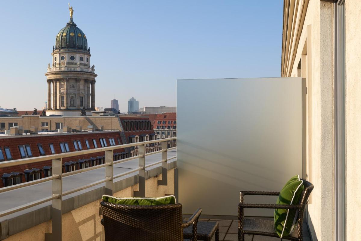 Ein Balkon oder eine Terrasse in der Unterkunft Hotel De Rome Berlin