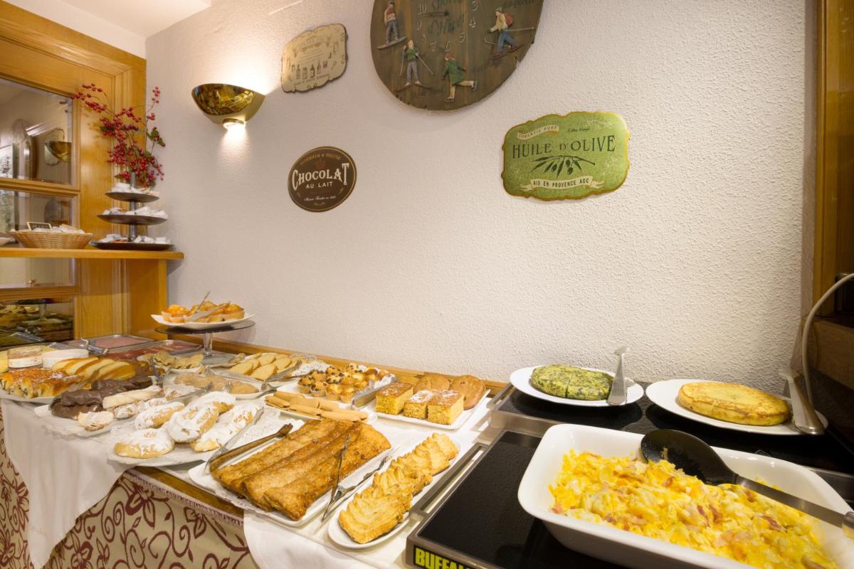 Comida en o cerca de este hotel