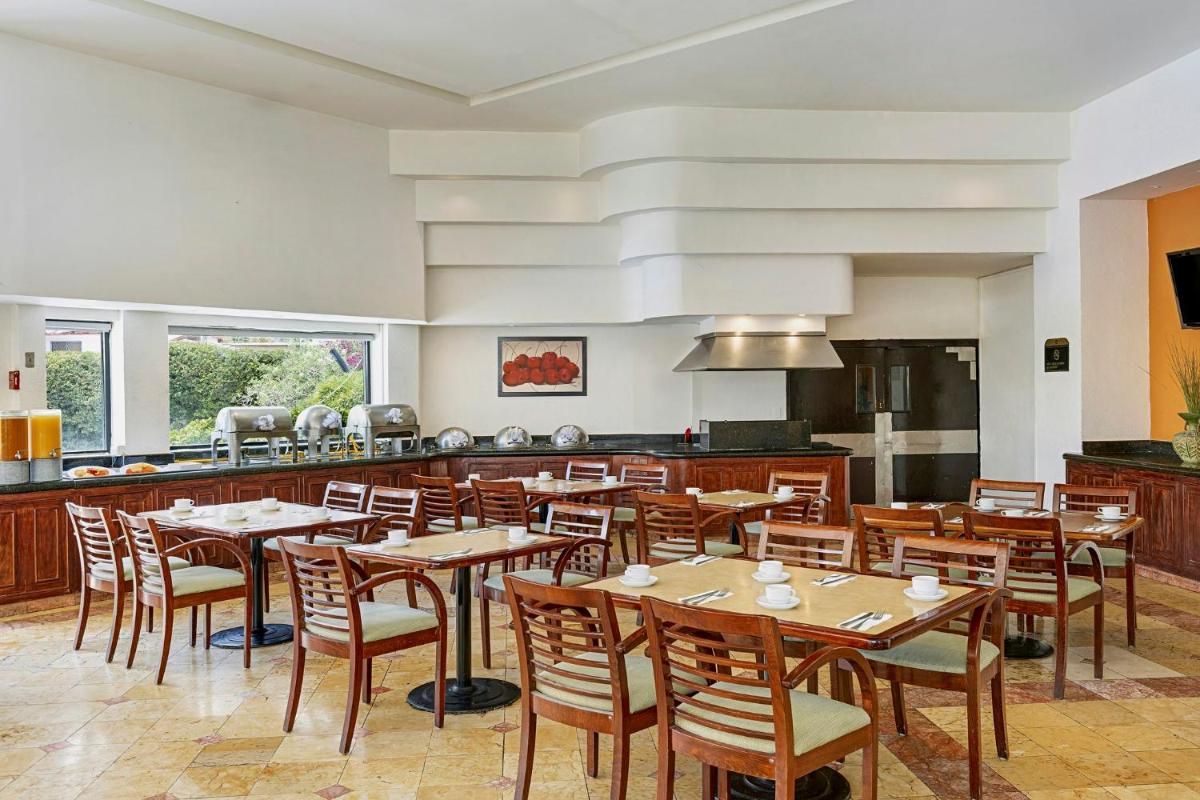 Fiesta Inn Express Chihuahua - Housity