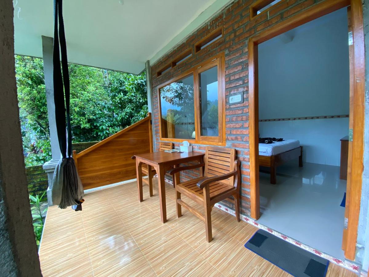 Buda's Homestay Lemukih - Housity