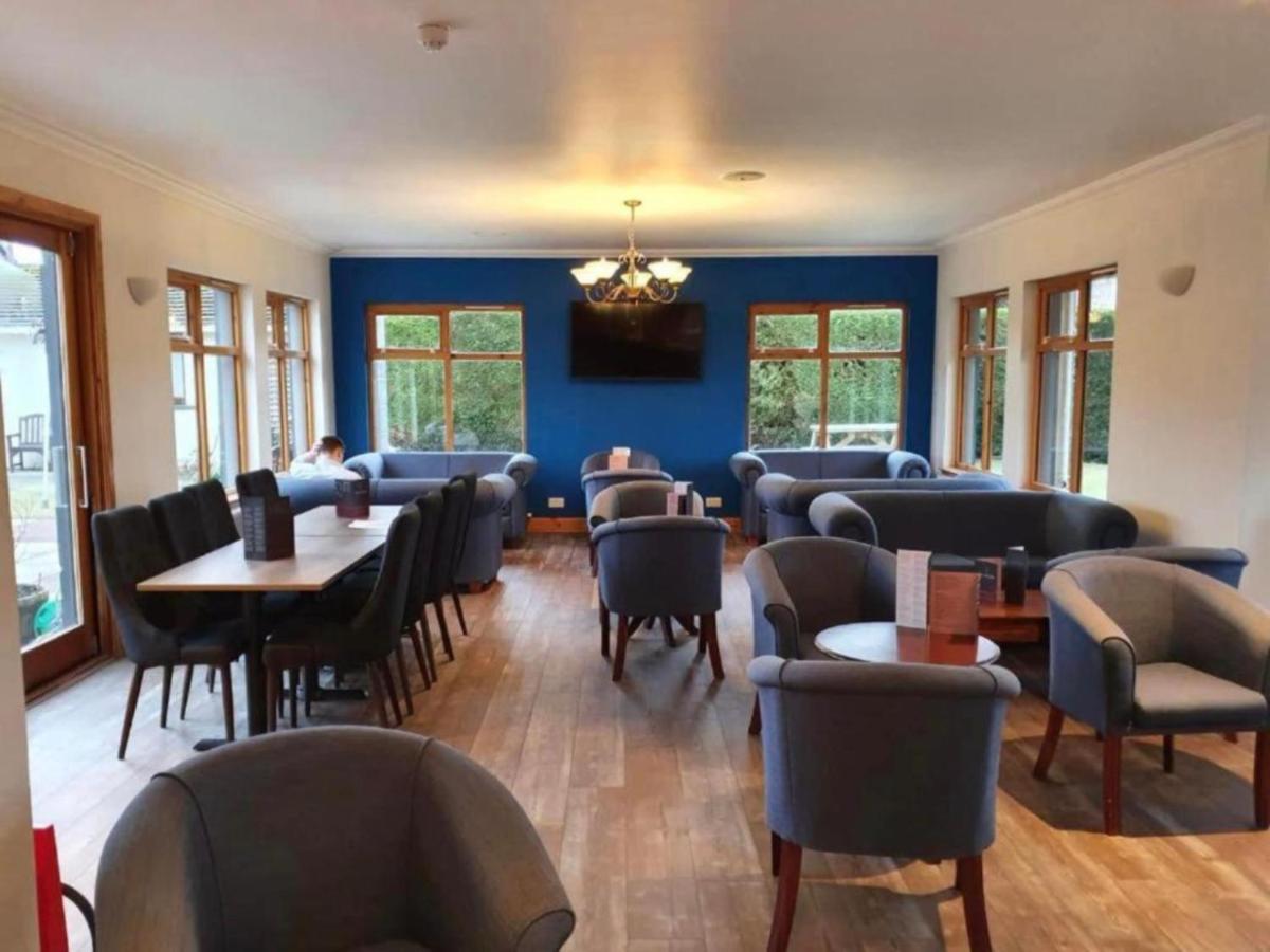 Westend Hotel & Bar - Housity