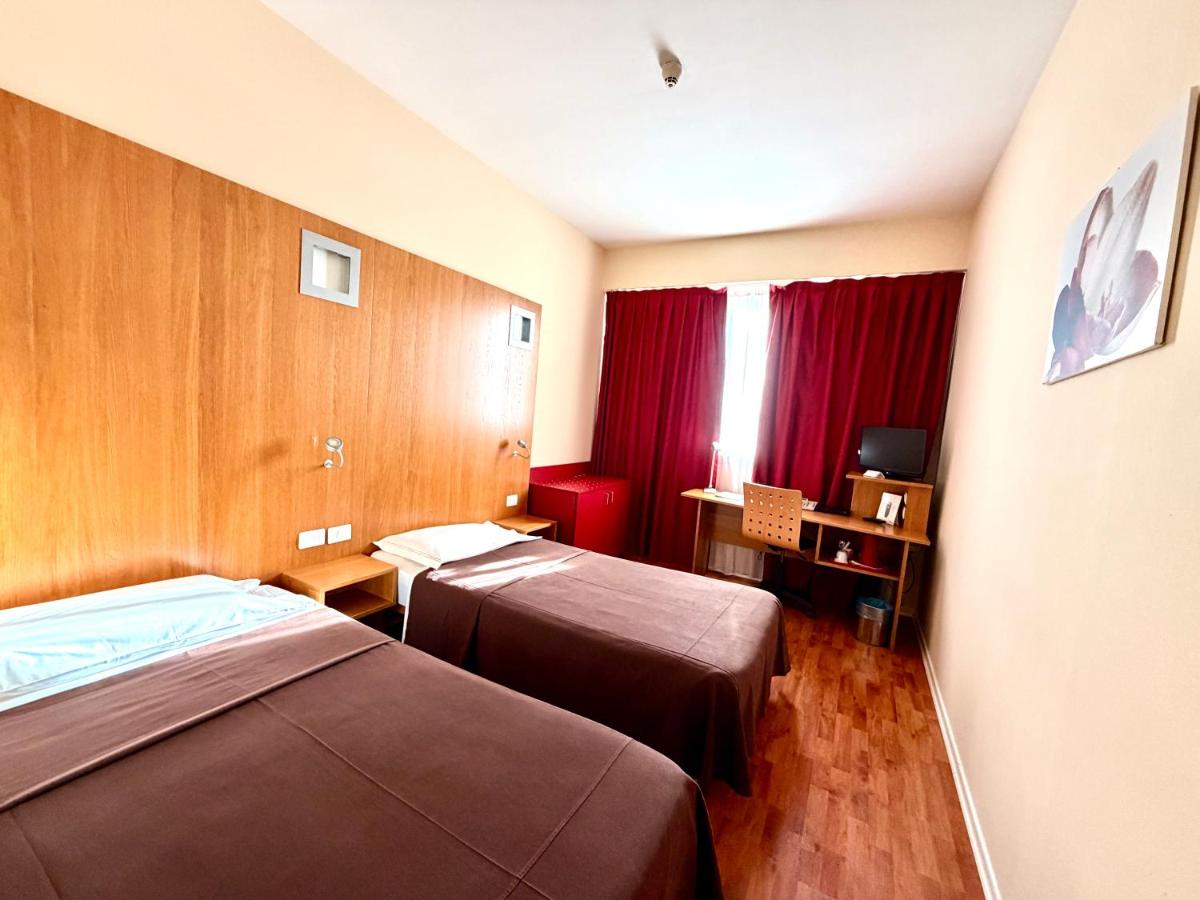 Executive Hotel - Housity