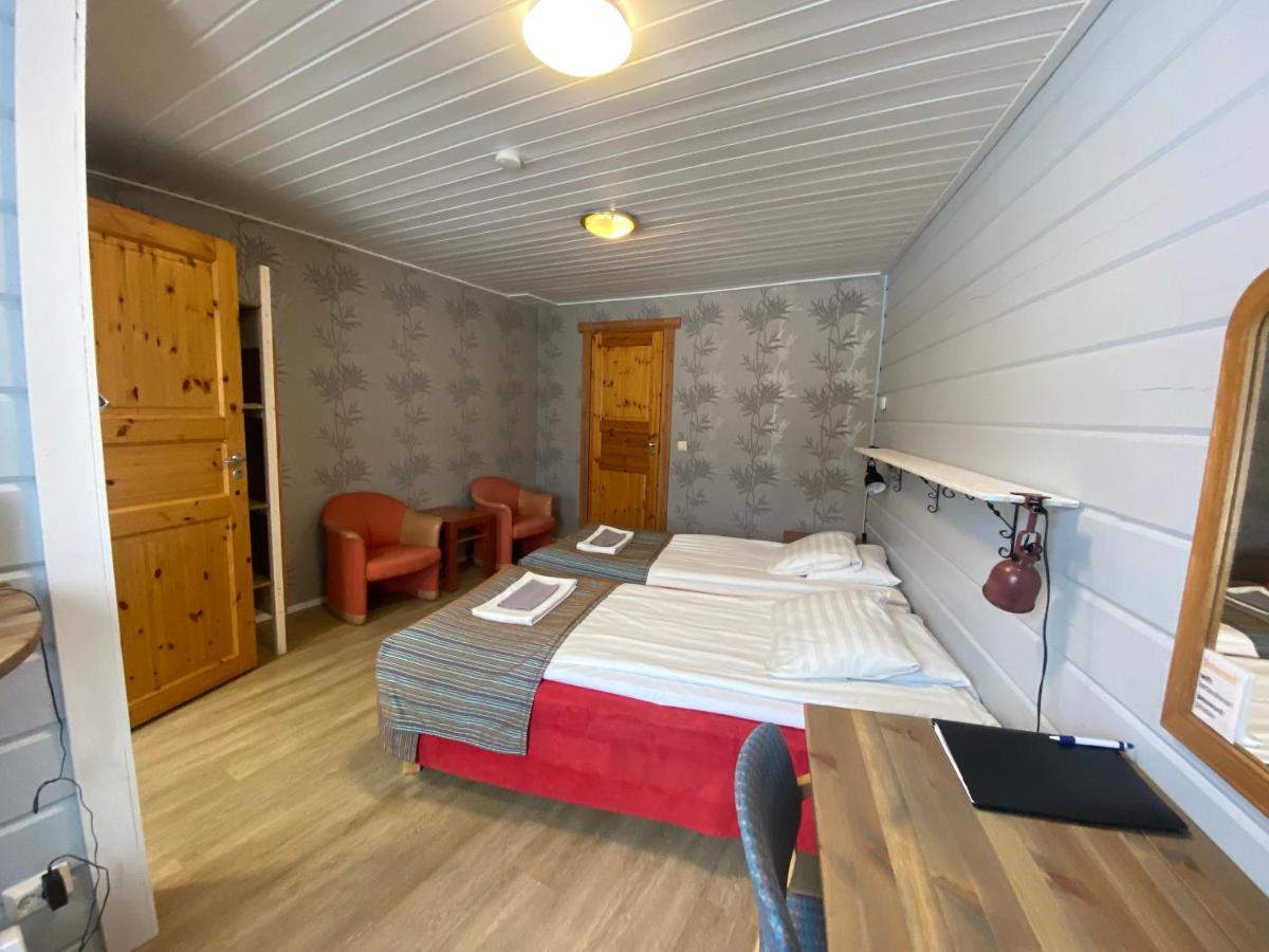 Kartano Kievari - Housity