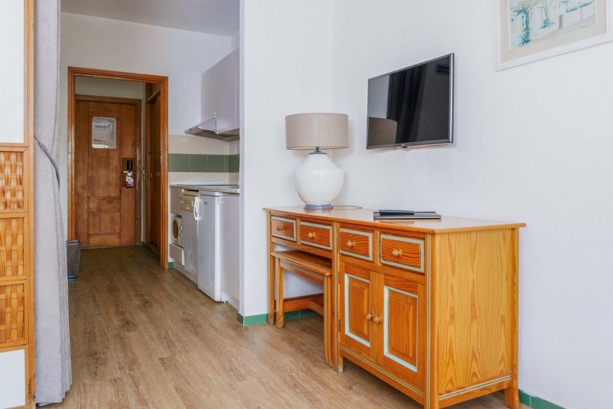 A cozinha ou kitchenette de Luna Hotel da Oura