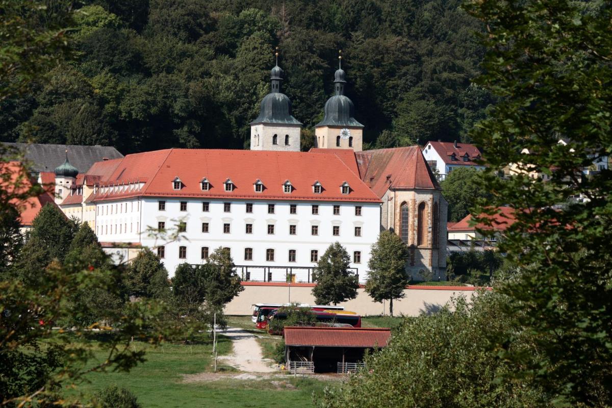 Gäste- und Tagungshaus Benediktinerabtei Plankstetten - Housity