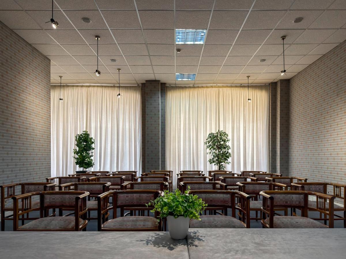 A área empresarial e/ ou a sala de conferências de Luna Hotel da Oura