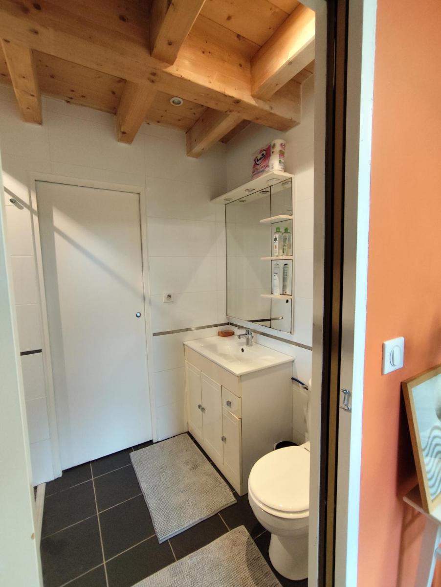 Chambre avec salle d'eau et toilette privées - Hizvo