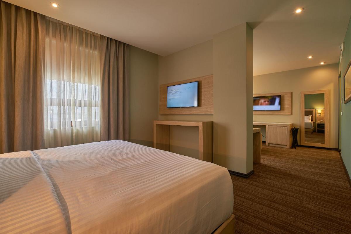 Wyndham Garden Saltillo - Housity