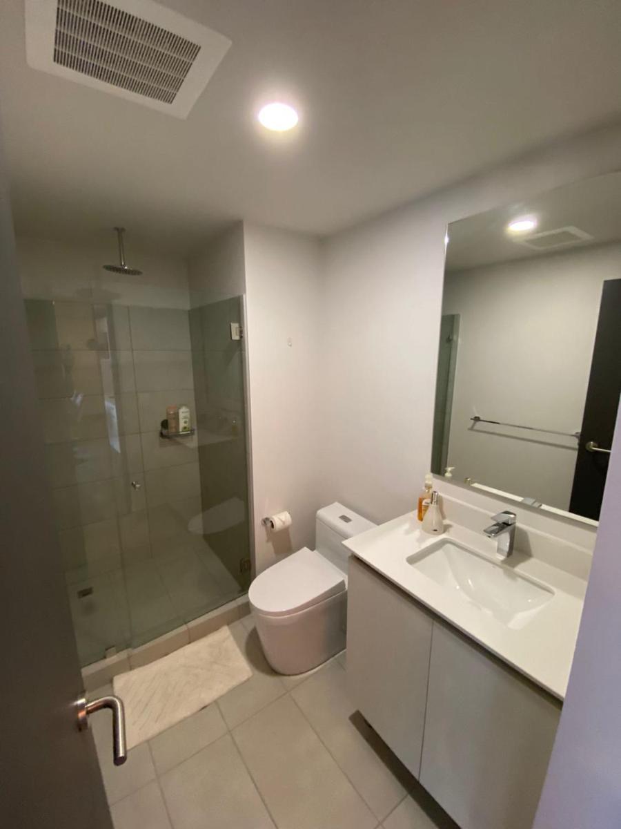 Cómodo y elegante apartamento en fabuloso condo! - Housity