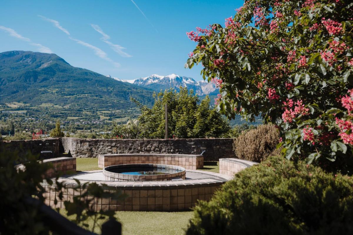 Vue générale sur la montagne ou vue sur la montagne depuis l'hôtel