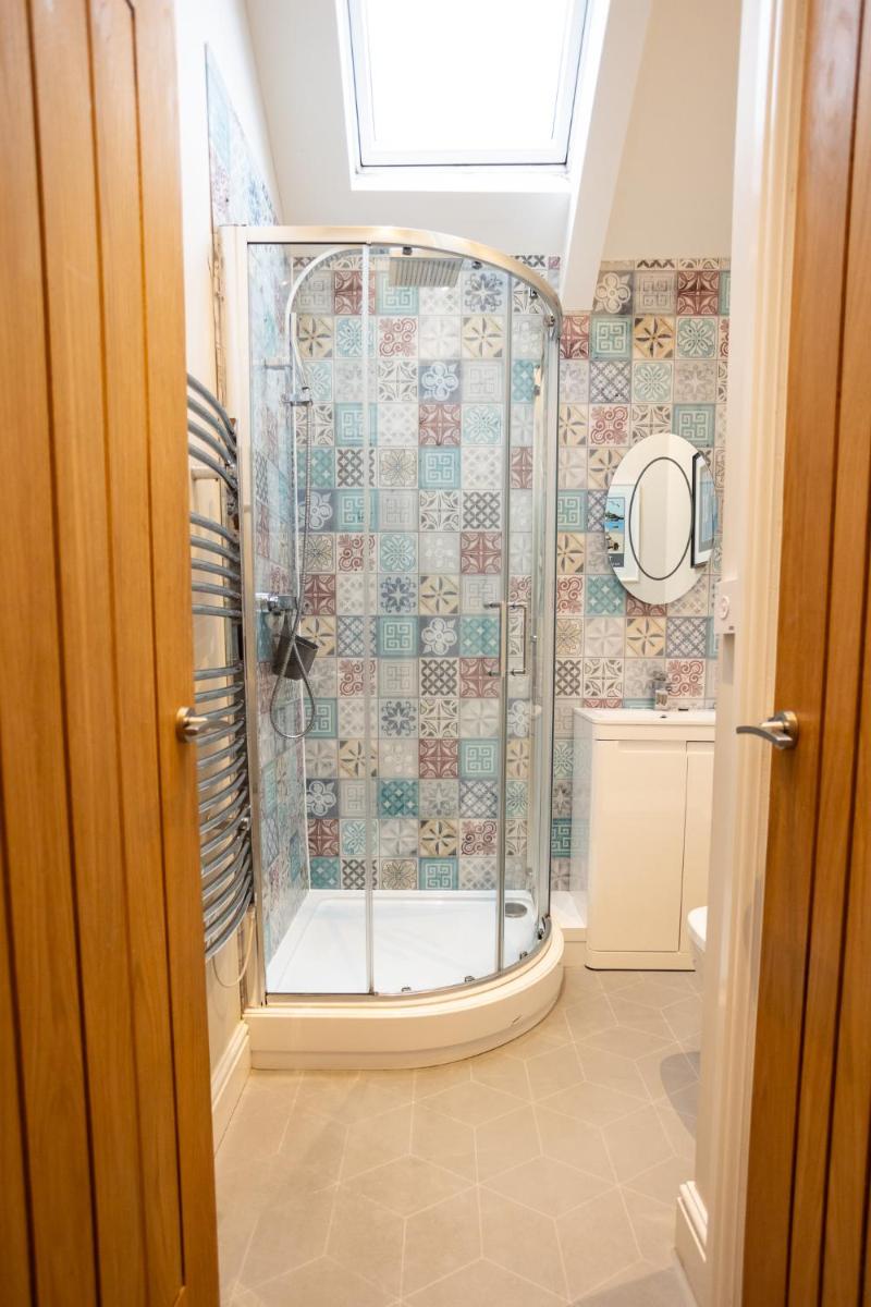 Stylish Tenby Apartment, Great Location, Parking - Hizvo
