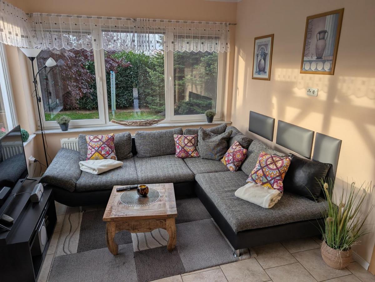 Zur Schwedenschanze 3 - Housity