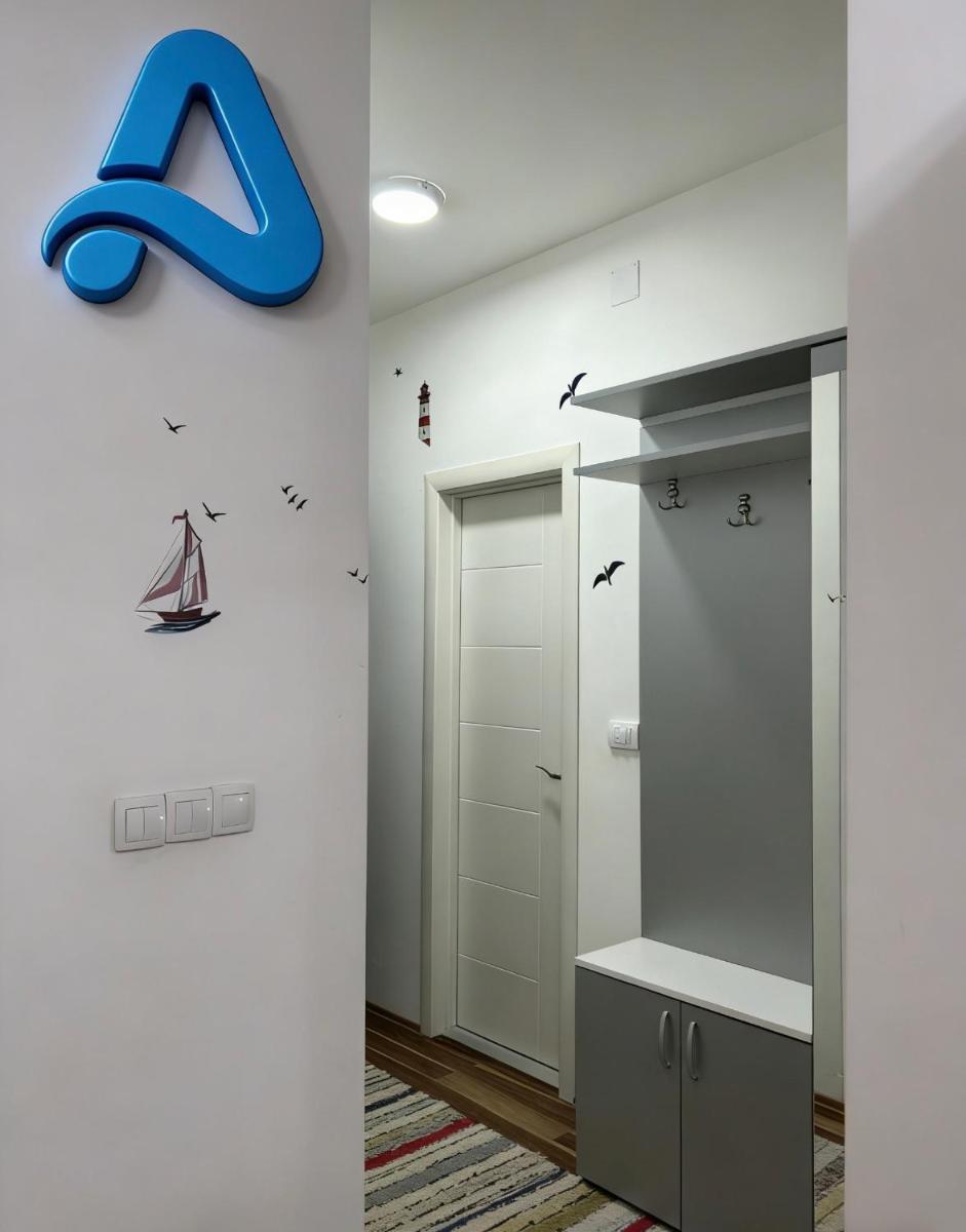 Adam's Apartment 2 - Hizvo