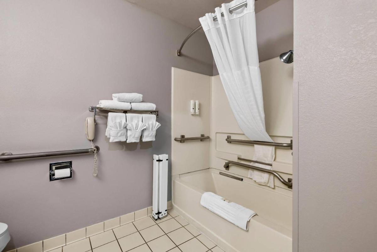 Quality Inn near Monument Health Rapid City Hospital - Housity