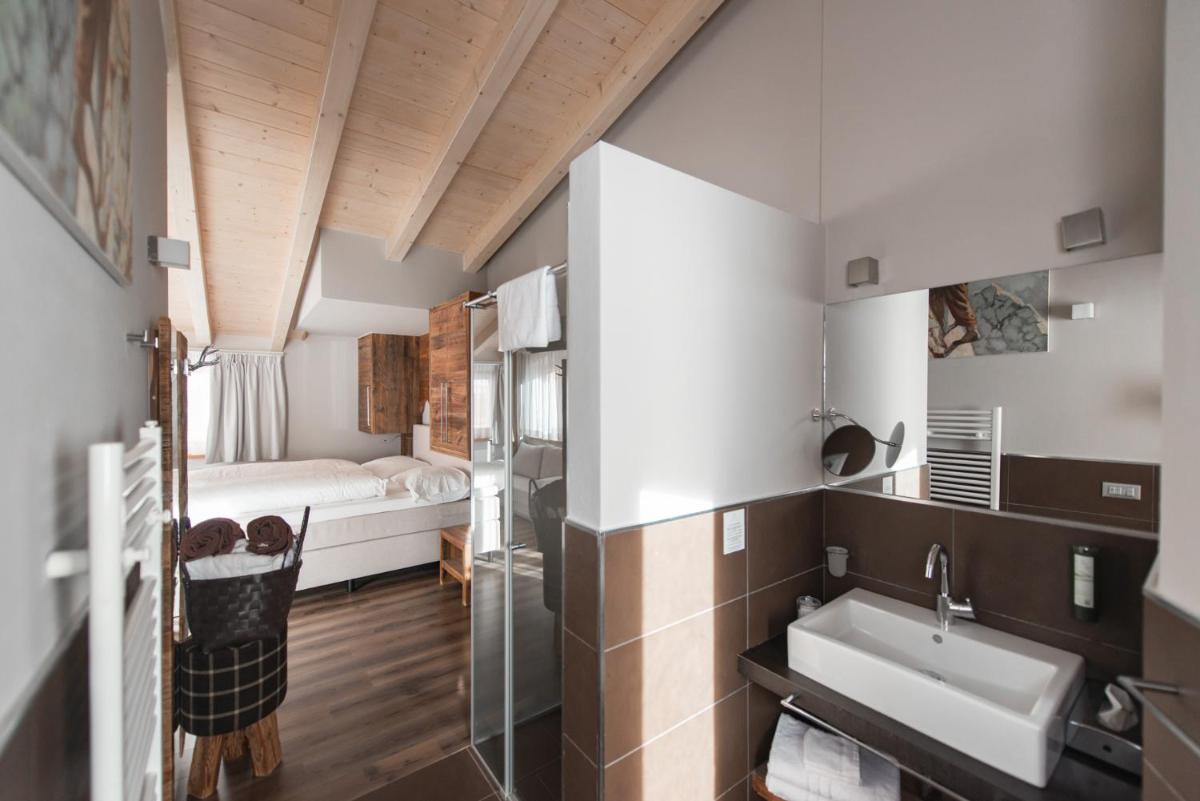 Chalet Vites Mountain Hotel - Housity