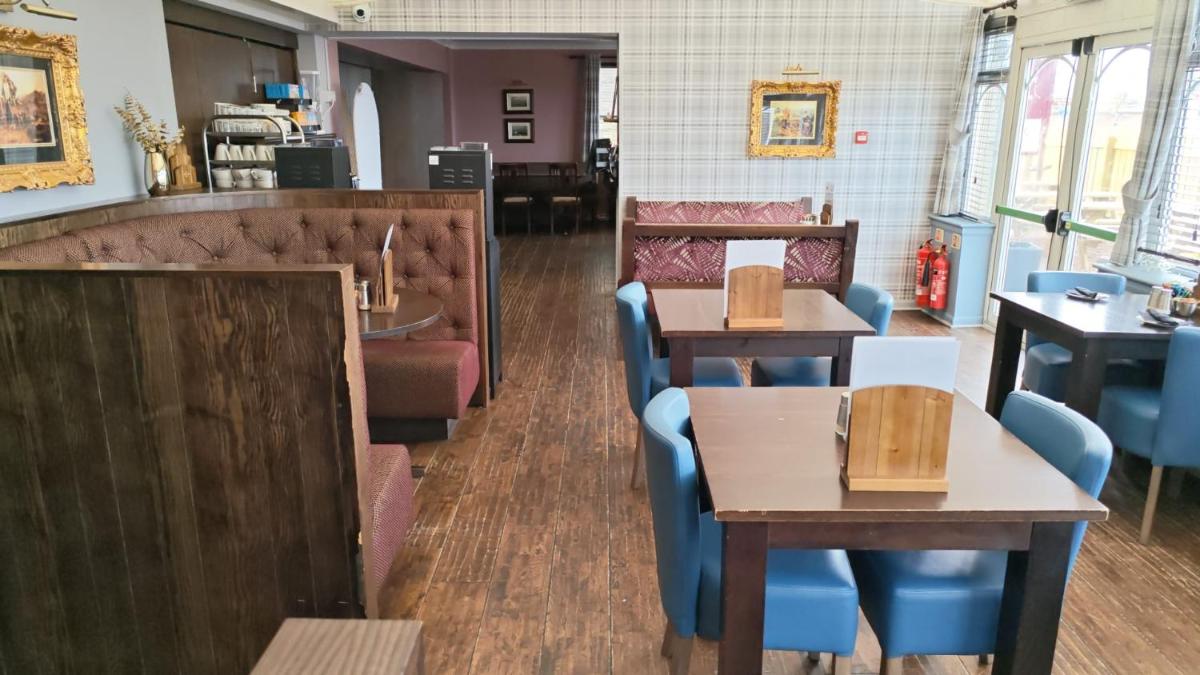 Chieftain Hotel - Housity