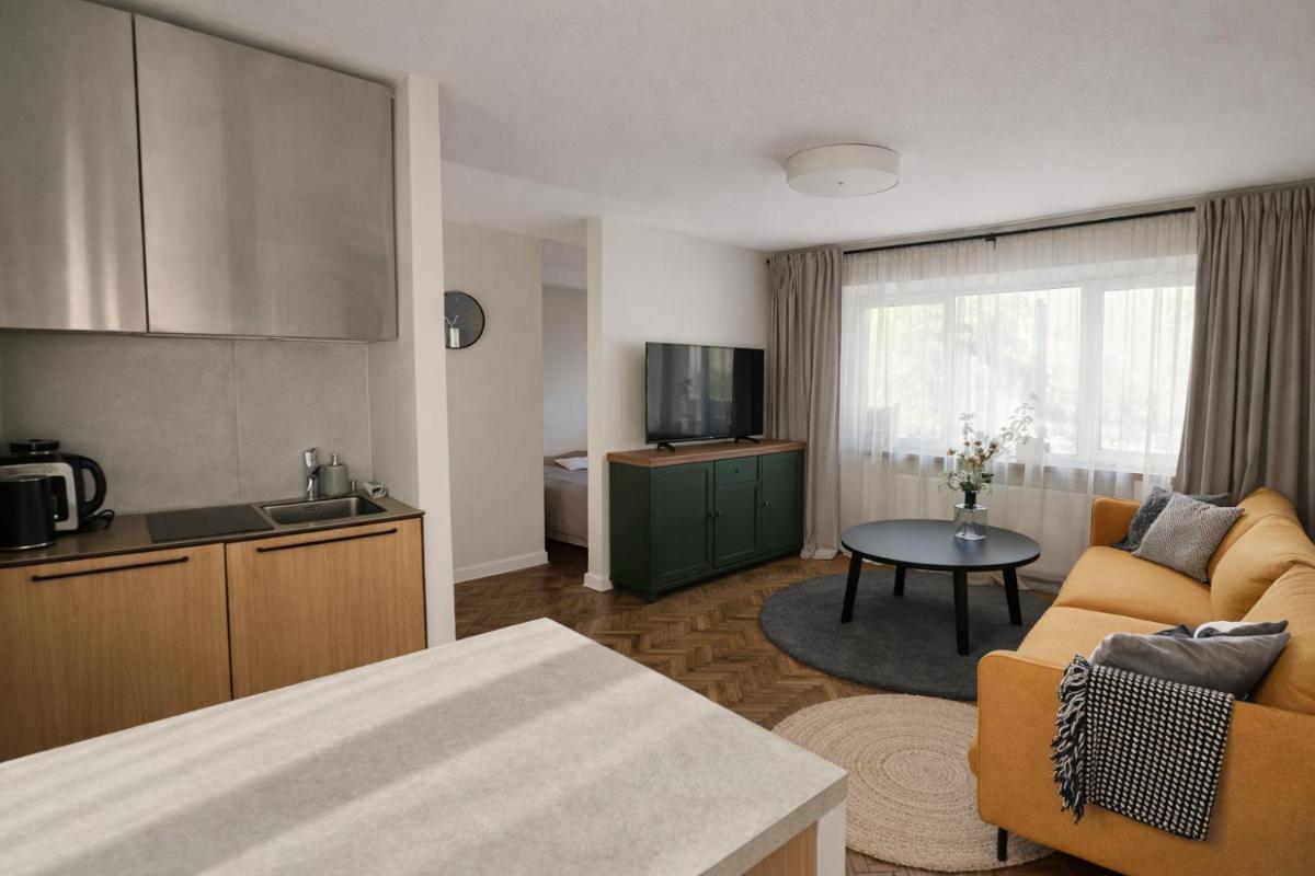 The Central Spot - Housity