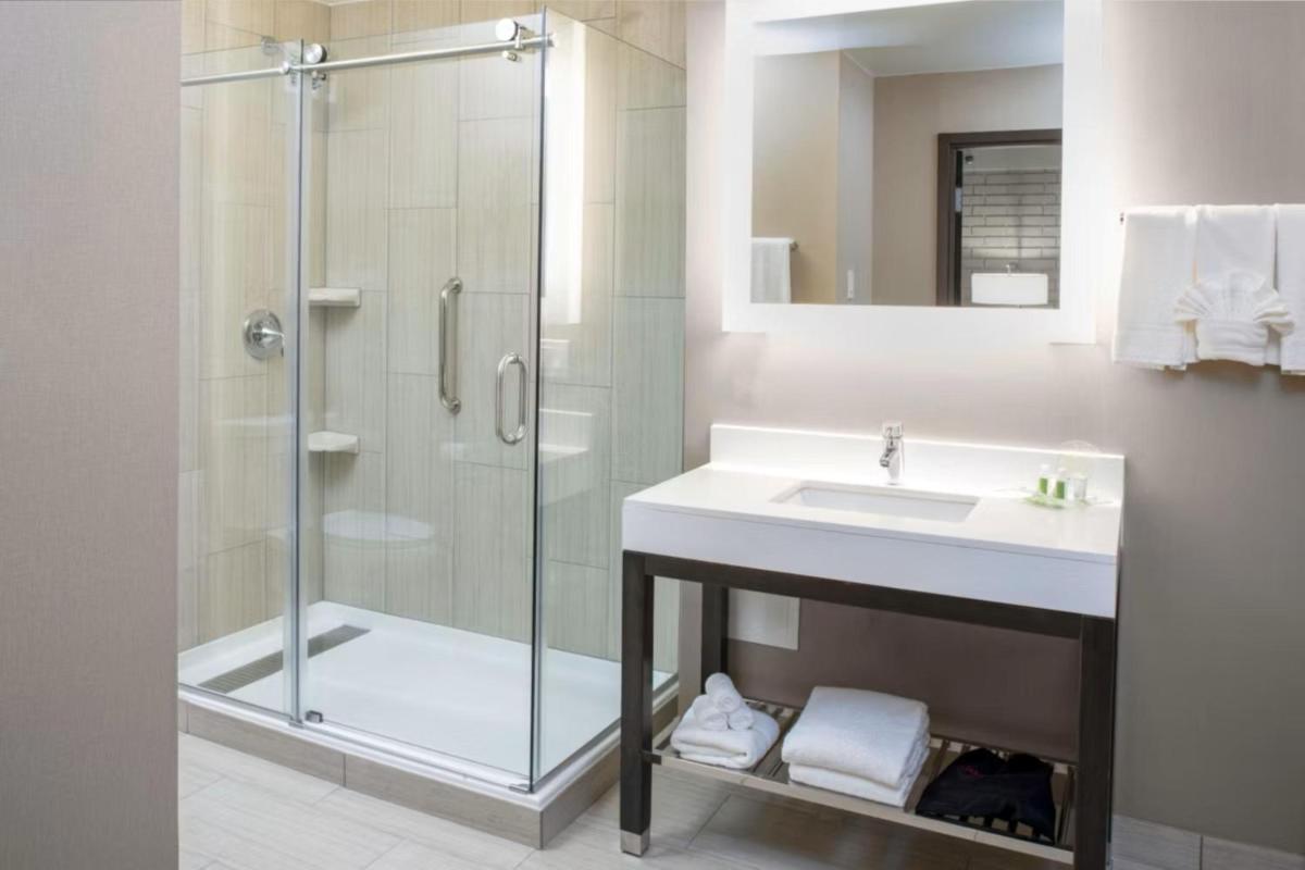 William Tell Hotel MOD Collection by Sonesta - Housity
