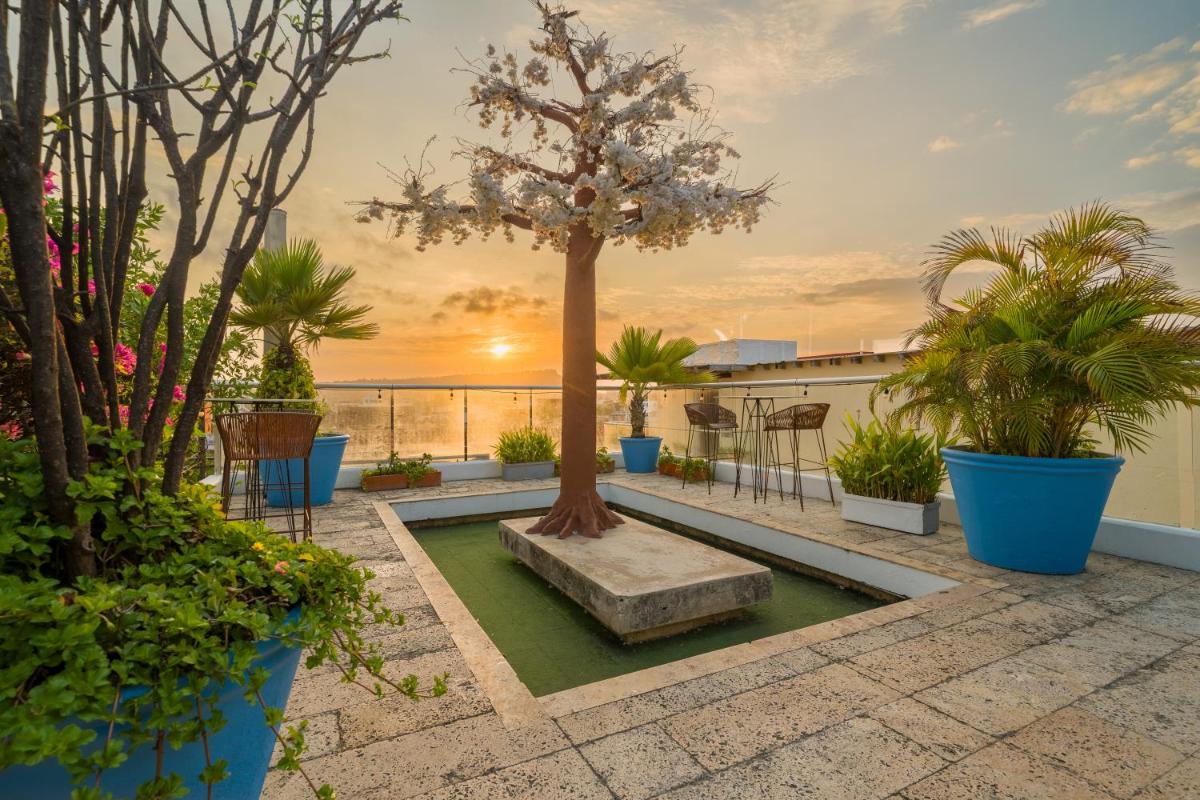Nacar Hotel Cartagena, Curio Collection by Hilton - Hizvo