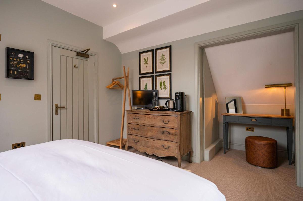 The Bottle & Glass Inn - Garden View - Room 1 - Housity