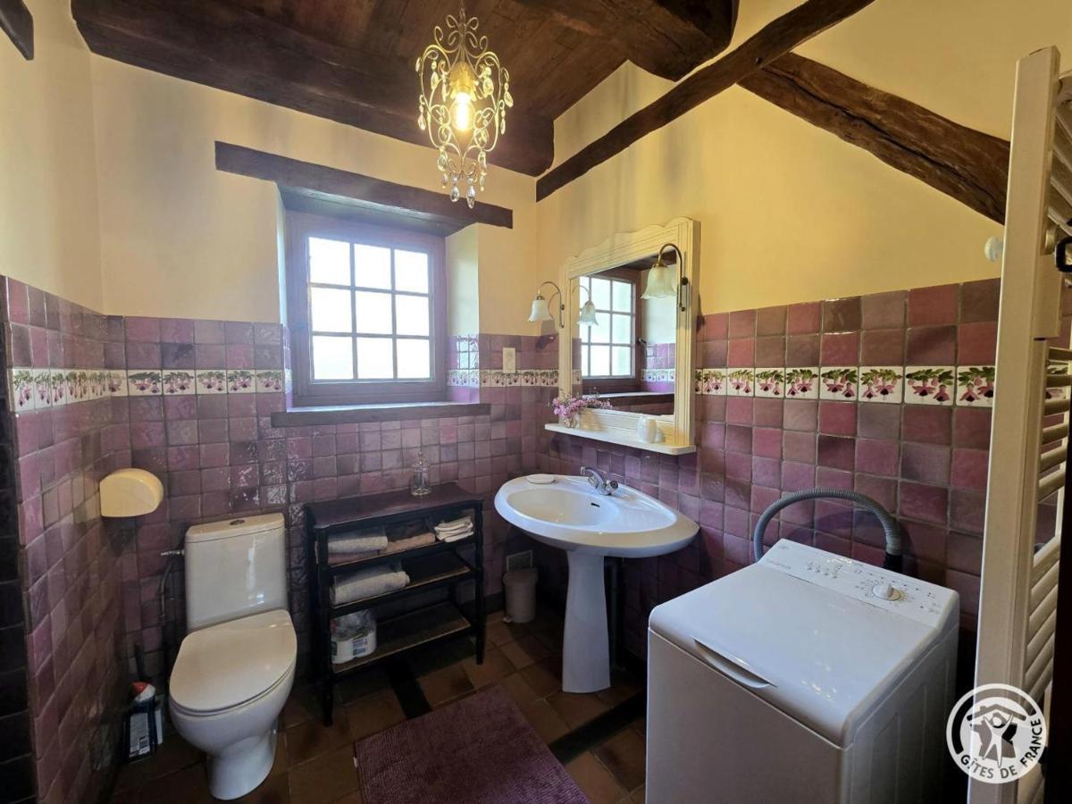 Charmante Maison de Campagne avec Jardin Clôturé, Cheminée et Wi-Fi Proche de la Dordogne - FR-1-616-150 - Housity