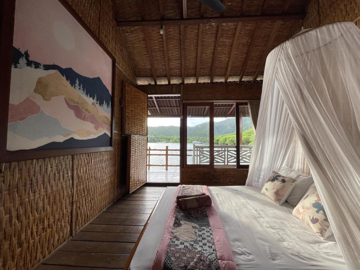 Floating Paradise - Housity