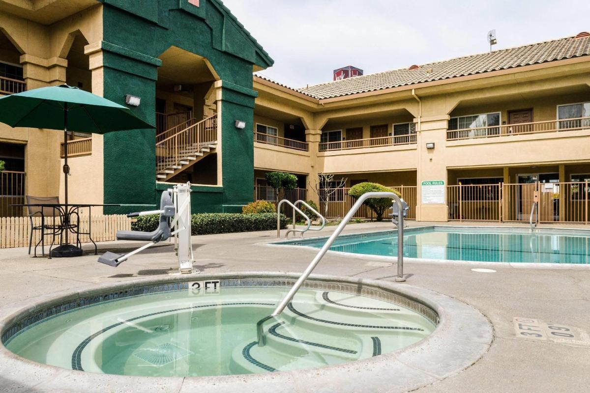 Quality Inn & Suites Lathrop - Housity