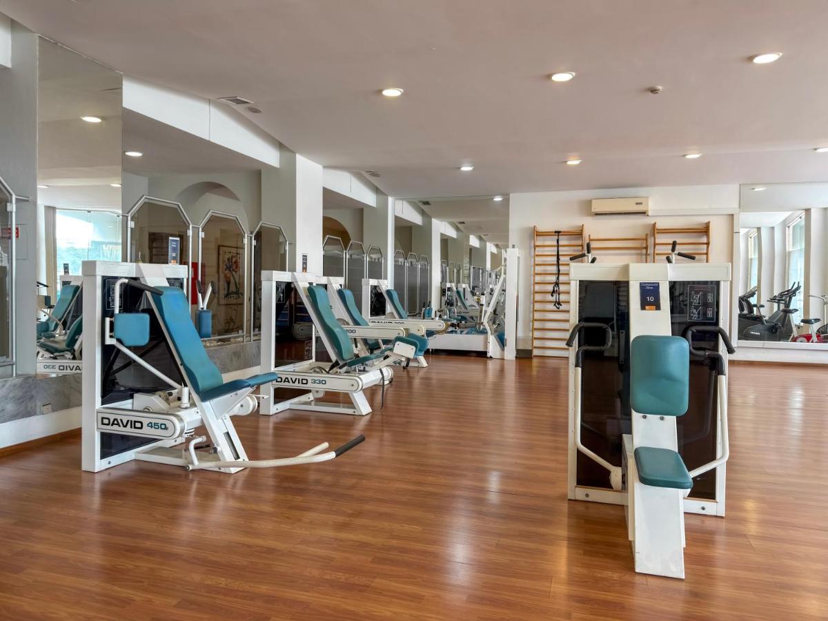 O centro de fitness e/ou as comodidades de fitness de Luna Hotel da Oura