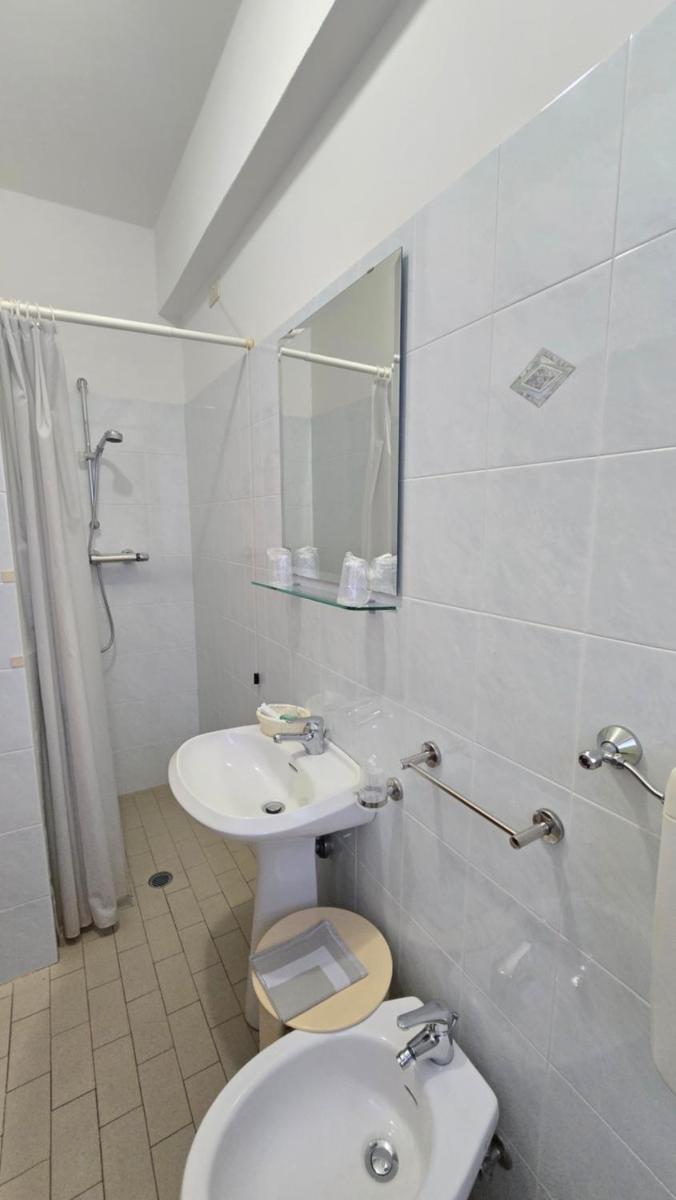 Hotel Leonardo Corniolo - Housity